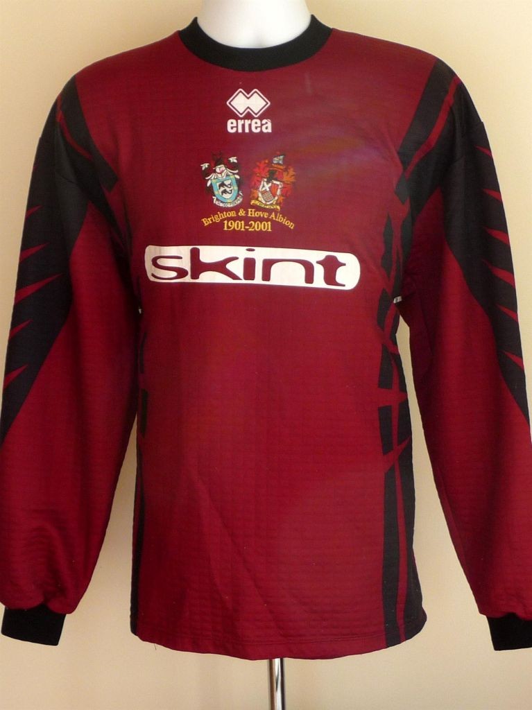Brighton & Hove Albion 2001-02 GK 1 Kit
