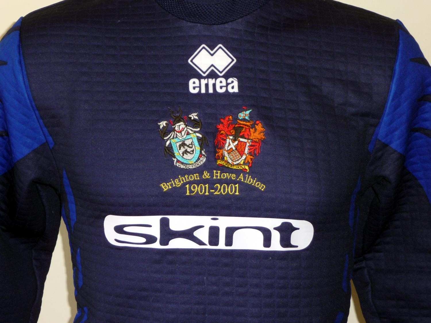 Brighton & Hove Albion 2001-02 GK 2 Kit