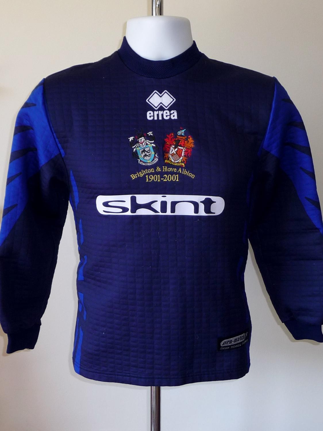 Brighton & Hove Albion 2001-02 GK 2 Kit