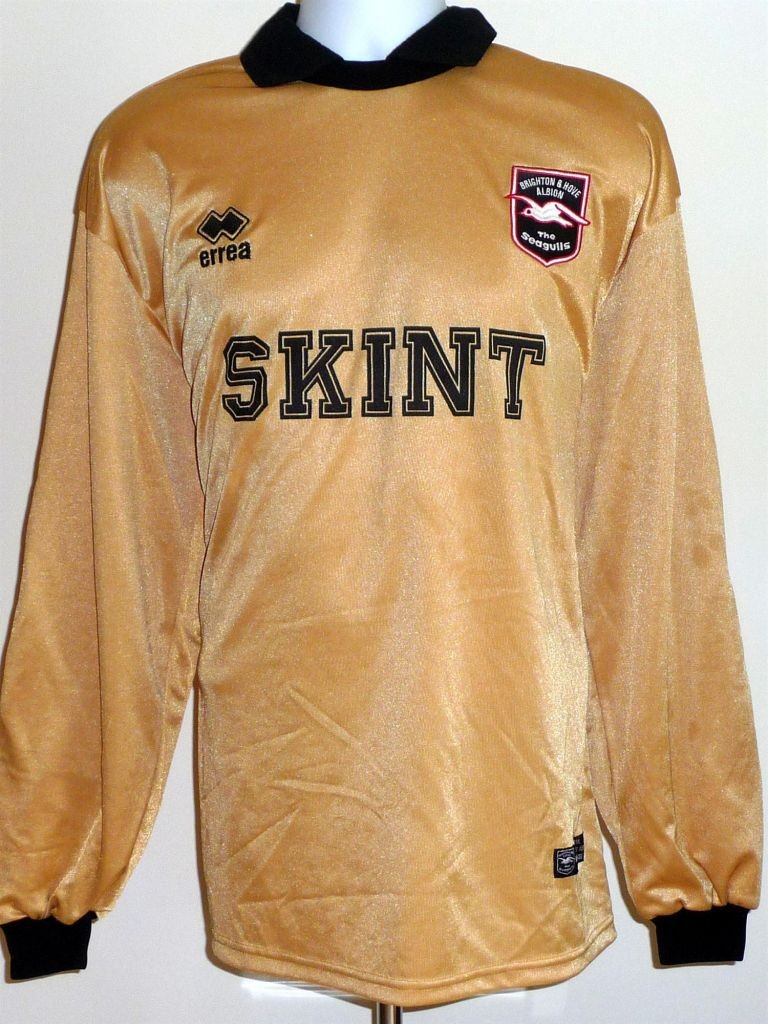 Brighton & Hove Albion 2002-03 GK 1 Kit