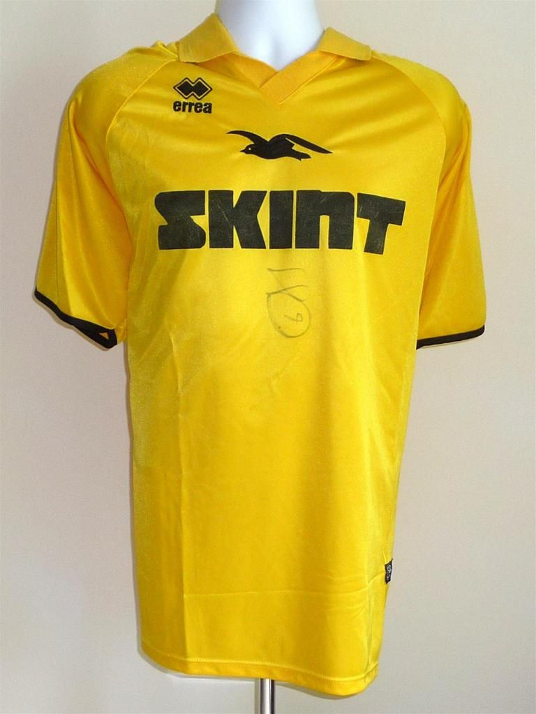 Brighton & Hove Albion 2004-05 Third Kit