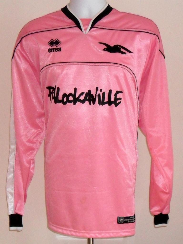 Brighton & Hove Albion 2005-06 GK 1 Kit