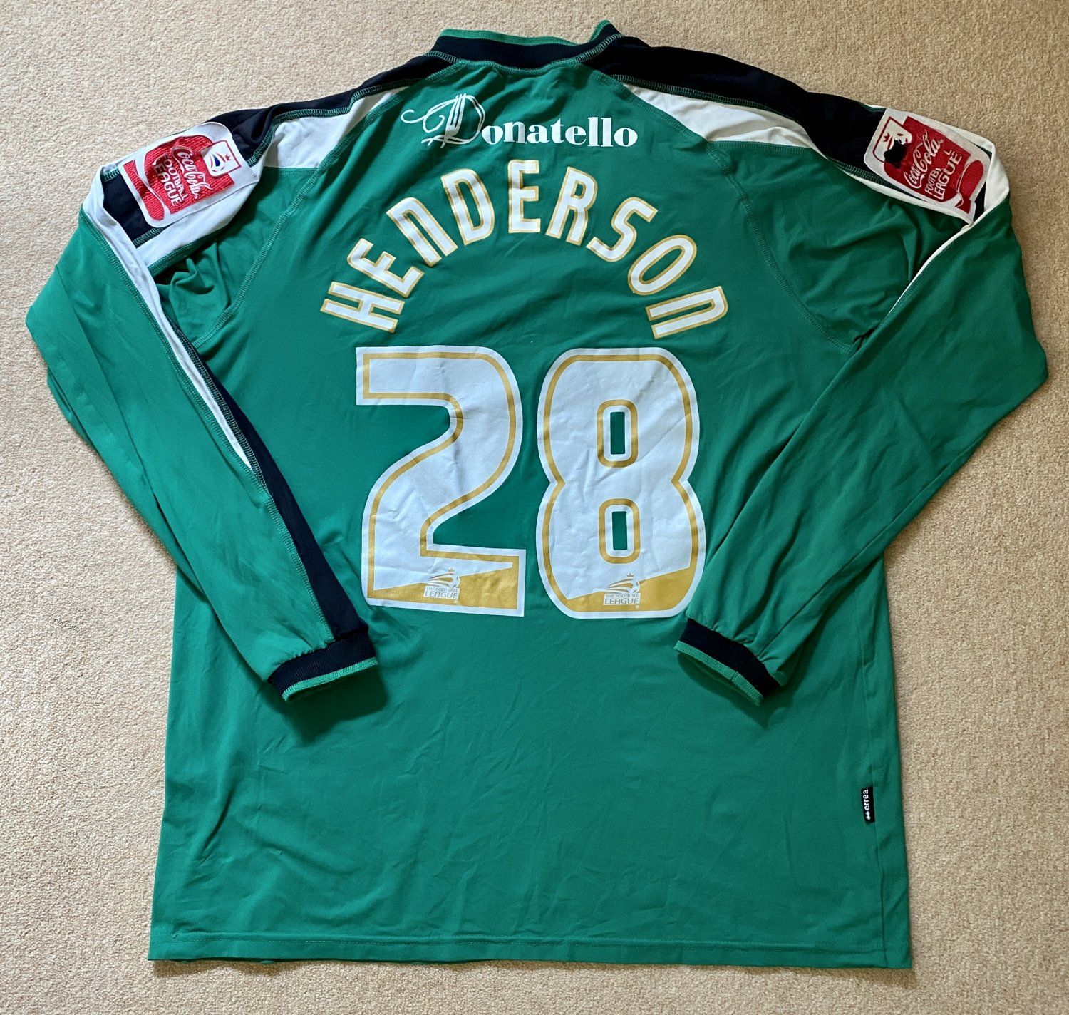 Brighton & Hove Albion 2006-07 GK 1 Kit