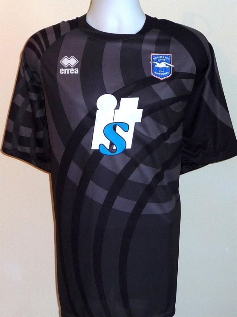 Brighton & Hove Albion 2009-10 GK 1 Kit