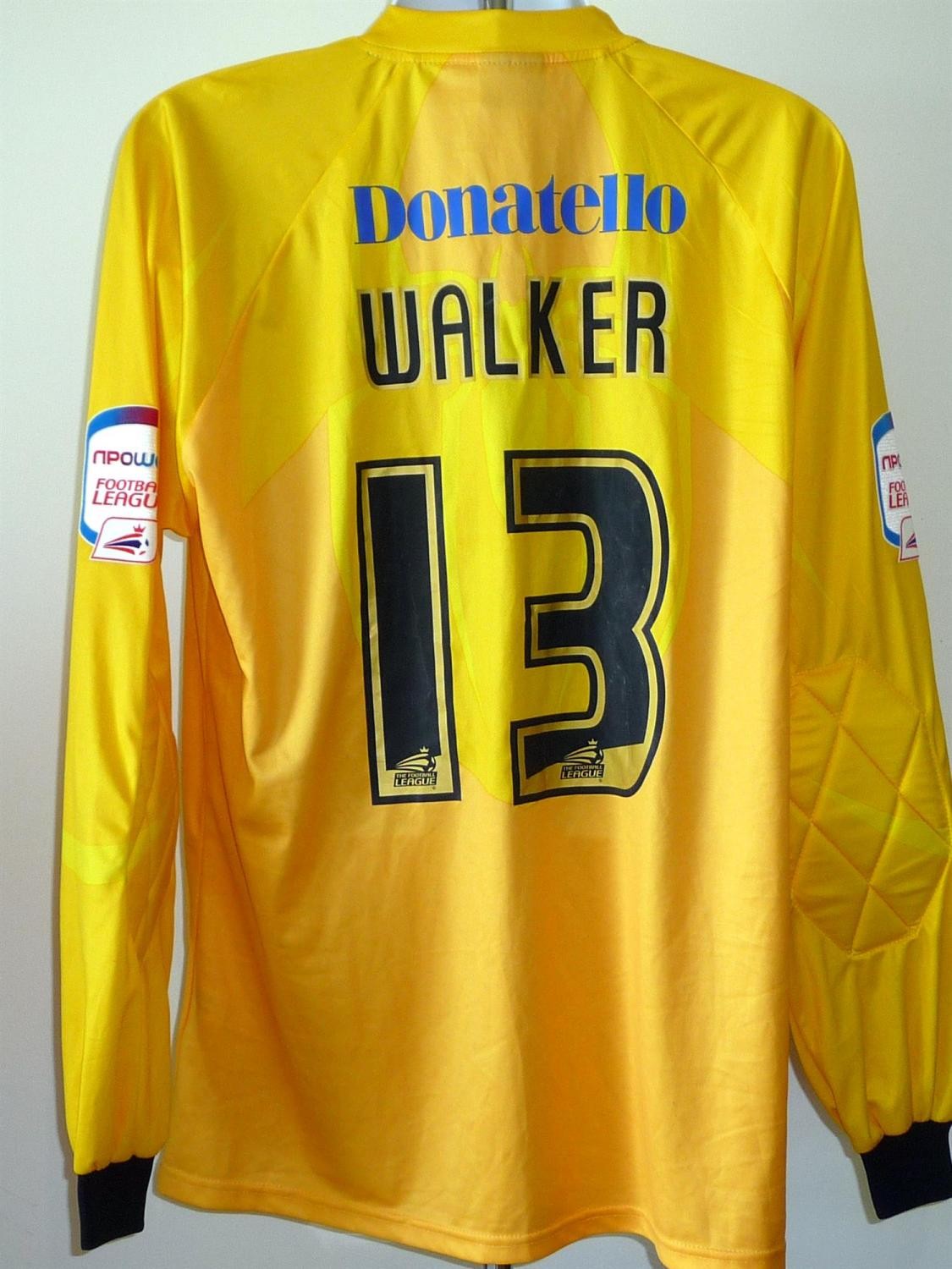 Brighton & Hove Albion 2010-11 GK 2 Kit