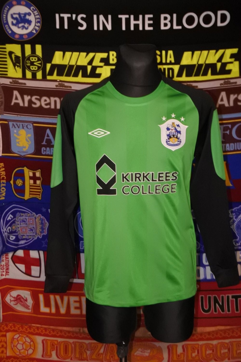 Huddersfield Town 2011-12 GK 1 Kit