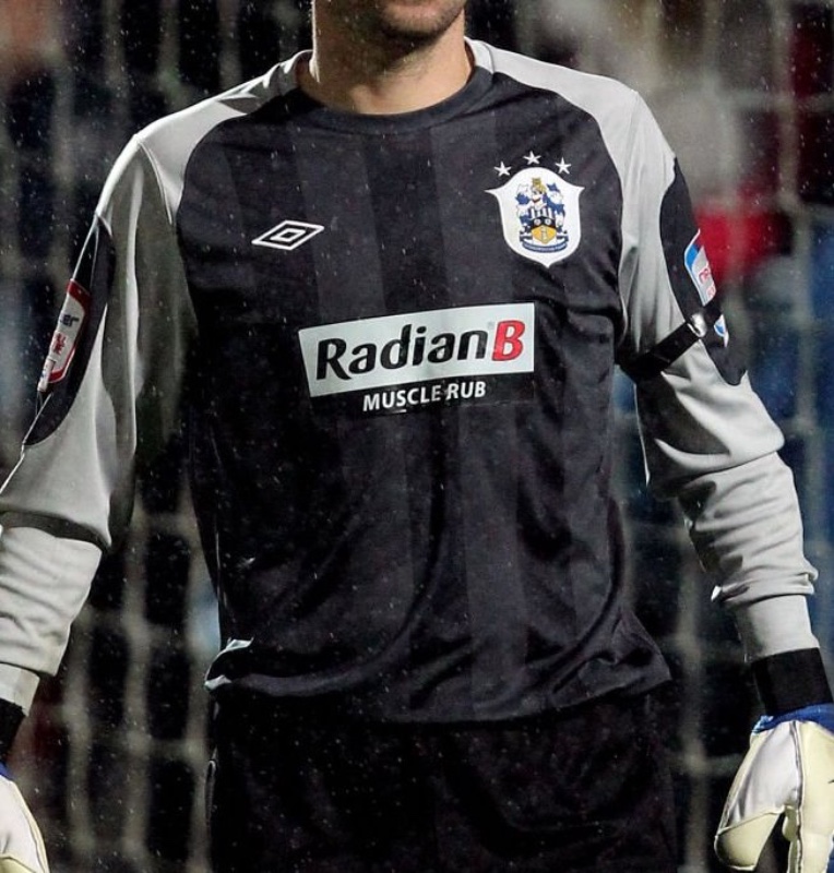 Huddersfield Town 2011-12 GK 2 Kit