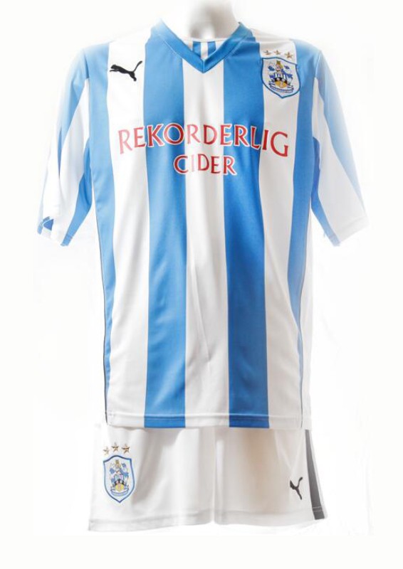Huddersfield Town 2013-14 Home Kit