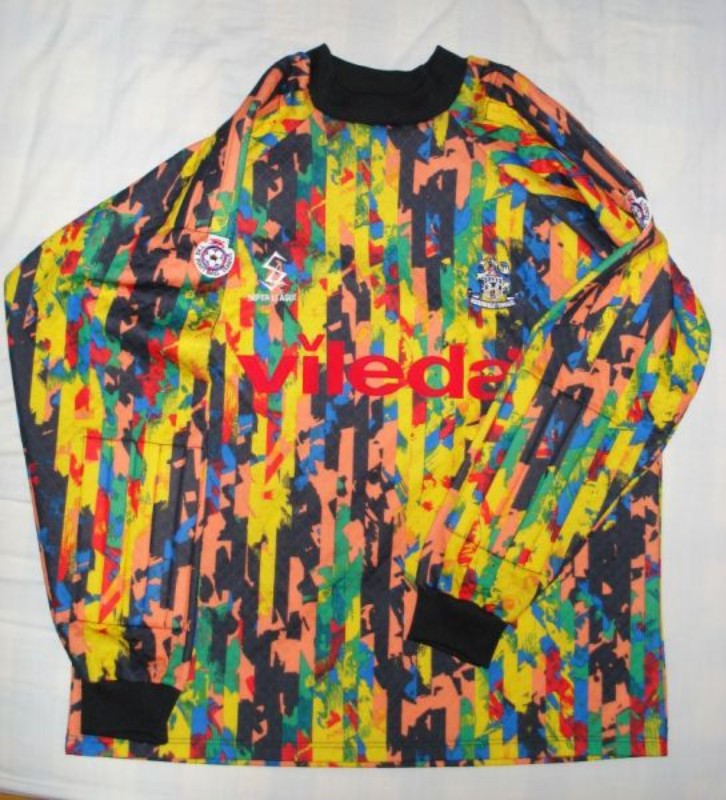 Huddersfield Town 1993-94 GK 2 Kit