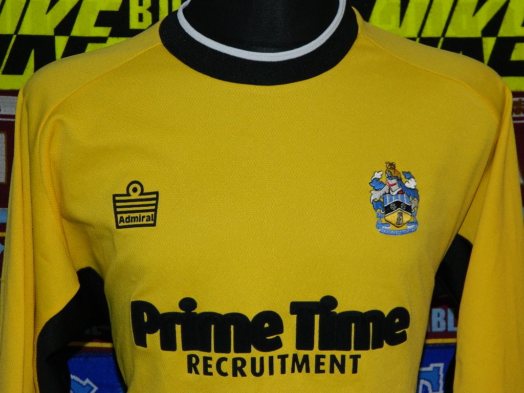 Huddersfield Town 2003-04 GK 2 Kit
