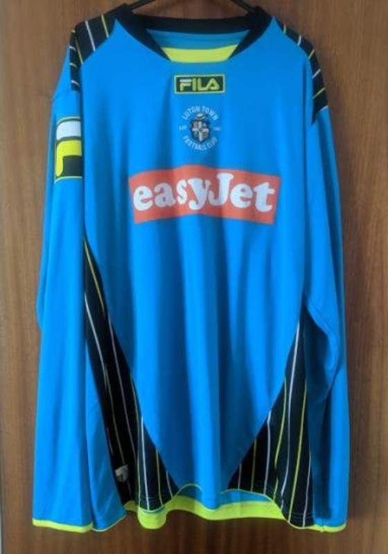 Luton Town 2013-14 GK 1 Kit