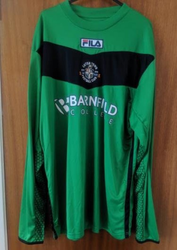 Luton Town 2015-16 GK 1 Kit