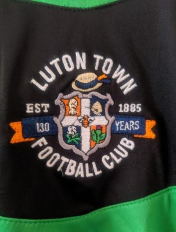 Luton Town 2015-16 GK 1 Kit