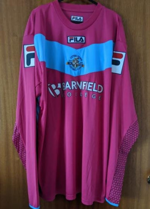 Luton Town 2015-16 GK 2 Kit