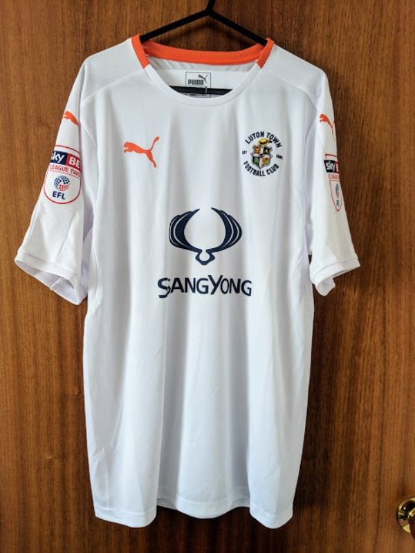 Luton Town 2016-17 Away Kit