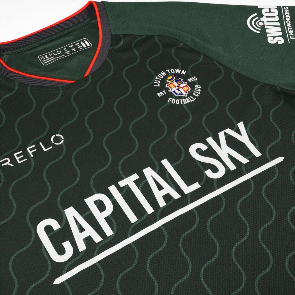 Luton Town 2025-26 GK 1 Kit
