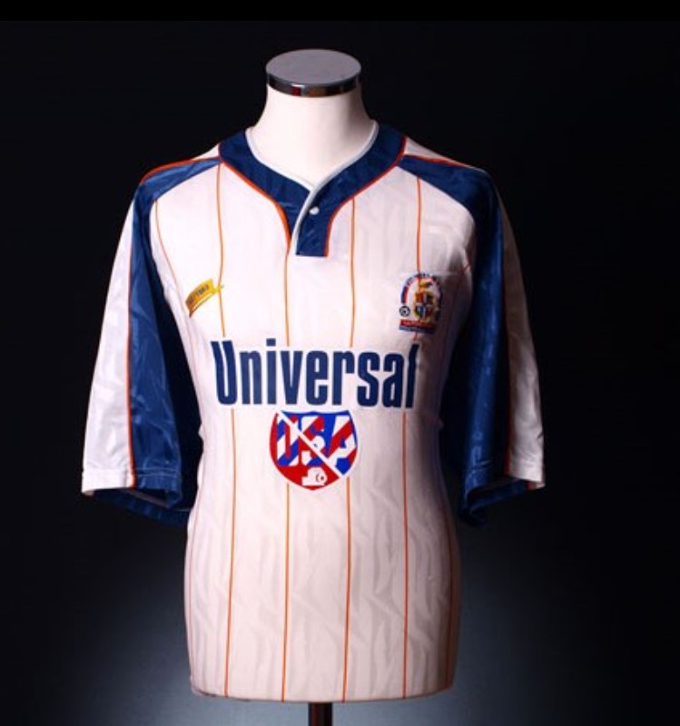 Luton Town 1994-95 Home Kit