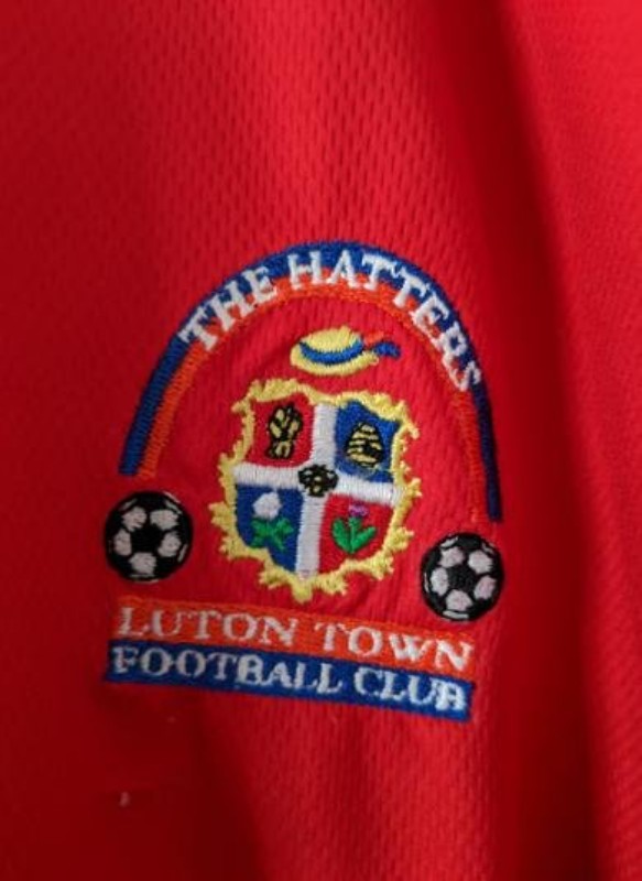 Luton Town 1999-00 GK 1 Kit