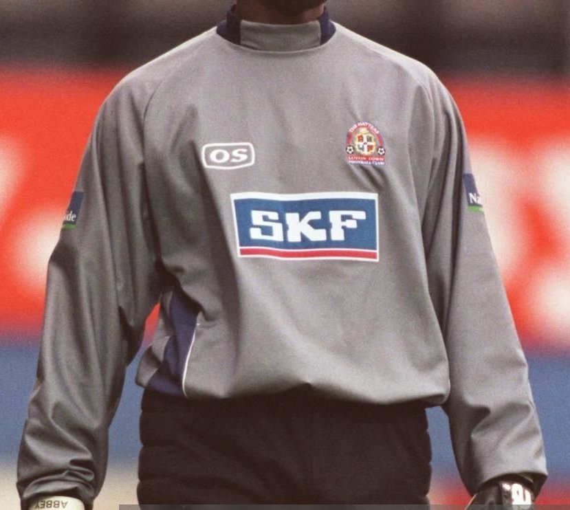 Luton Town 1999-00 GK 2 Kit