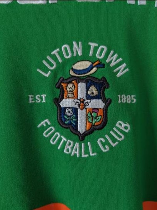 Luton Town 2009-10 GK 1 Kit
