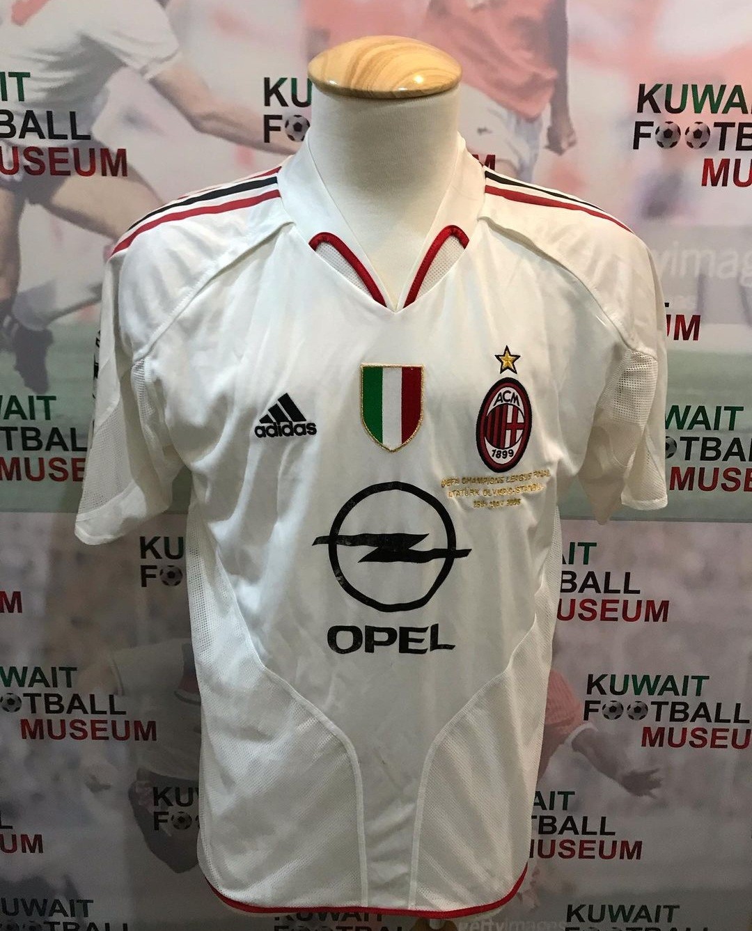 AC Milan 2004-05 Champions League Final Kit