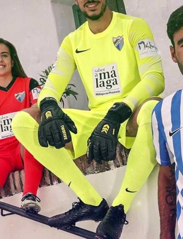 Málaga CF 2021-22 GK 1 Kit