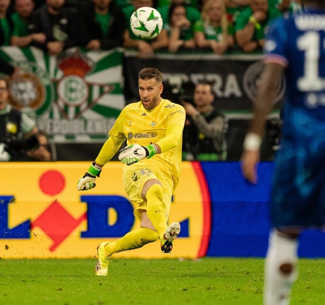 Real Betis 2024-25 GK Conference League Final Kit