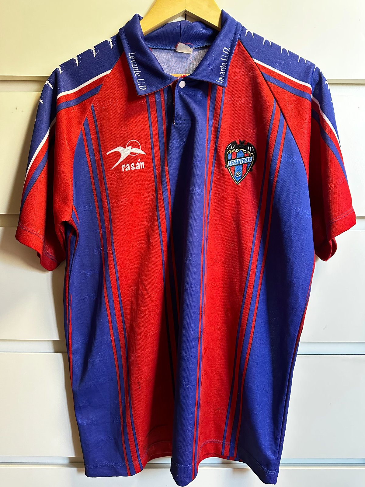 Levante UD 1995-96 Home 2 Kit
