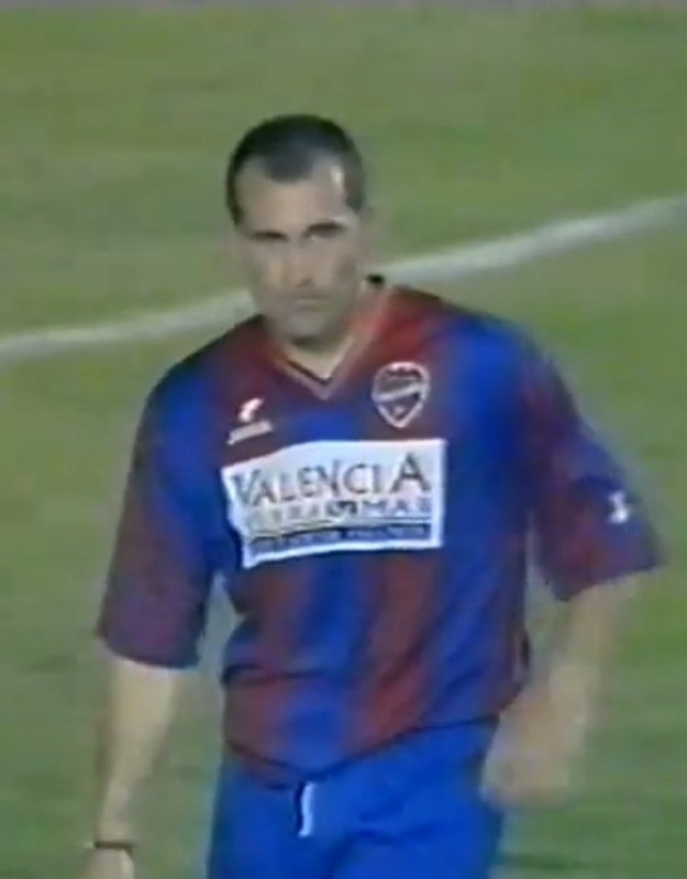 Levante UD 1998-99 Home 2 Kit