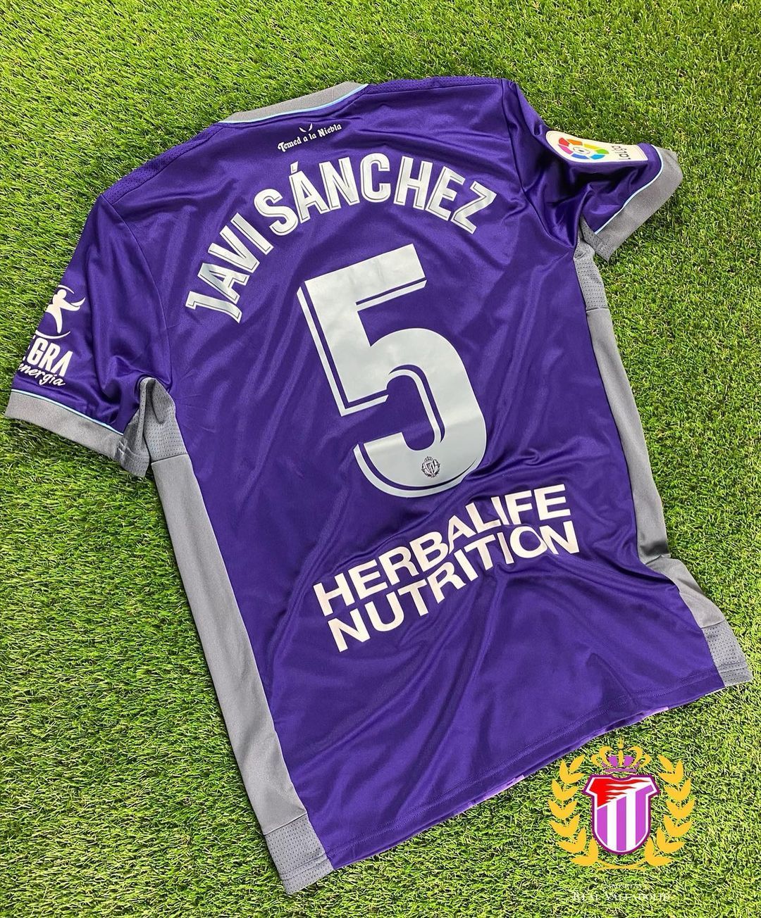 Real Valladolid 2021-22 Away 2 Kit