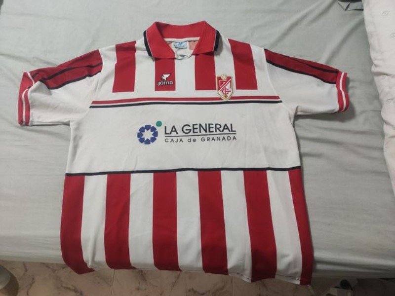 Granada CF 2001-02 Home Kit