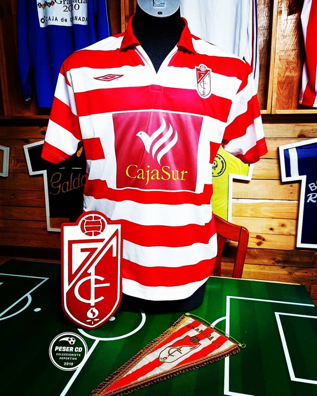 Granada CF 2005-06 Home Kit