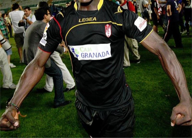 Granada CF 2010-11 Third Kit