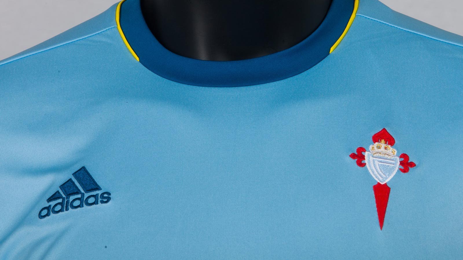 Celta Vigo 2016-17 Home Kit