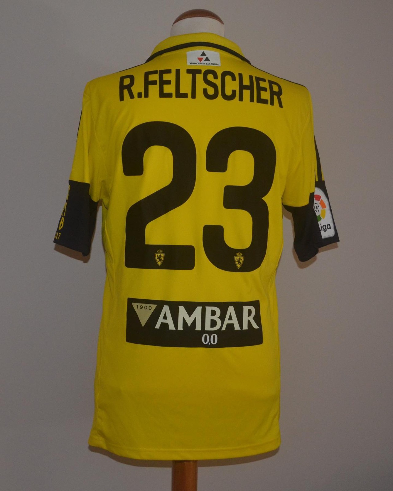 Real Zaragoza 2016-17 Away Kit