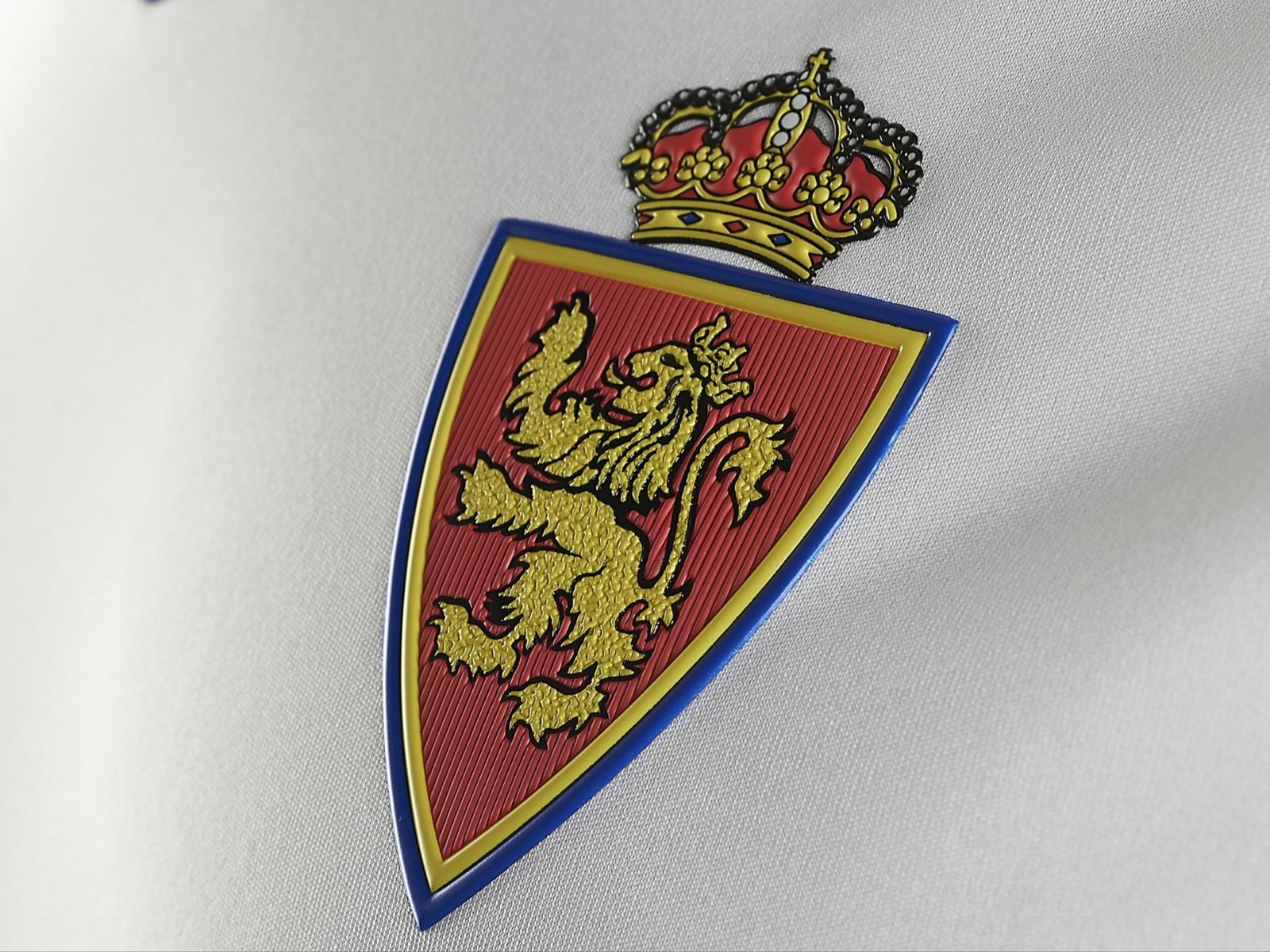 Real Zaragoza 2021-22 Home Kit