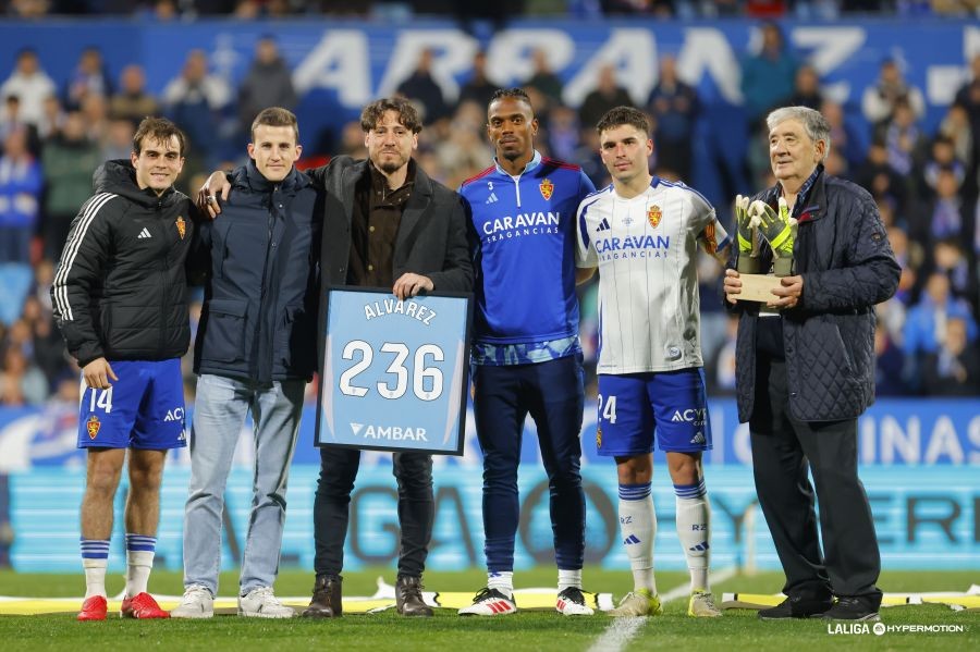 Real Zaragoza 2024-25 Home V2 Kit