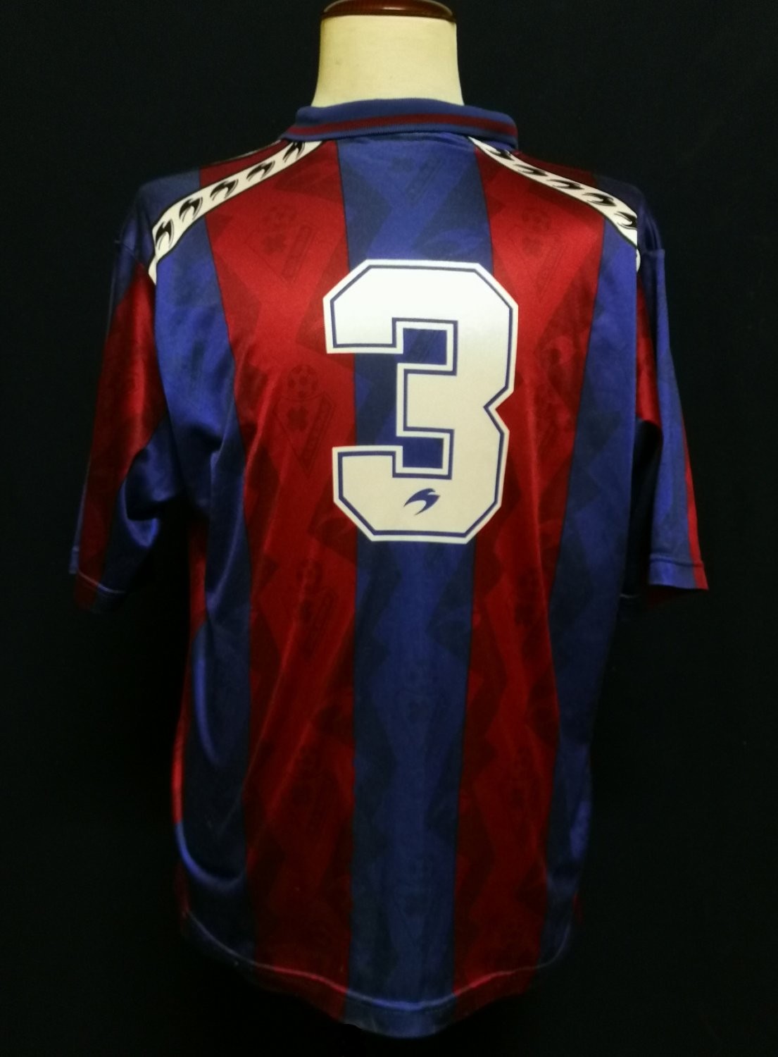 SD Eibar 1993-94 Home Kit