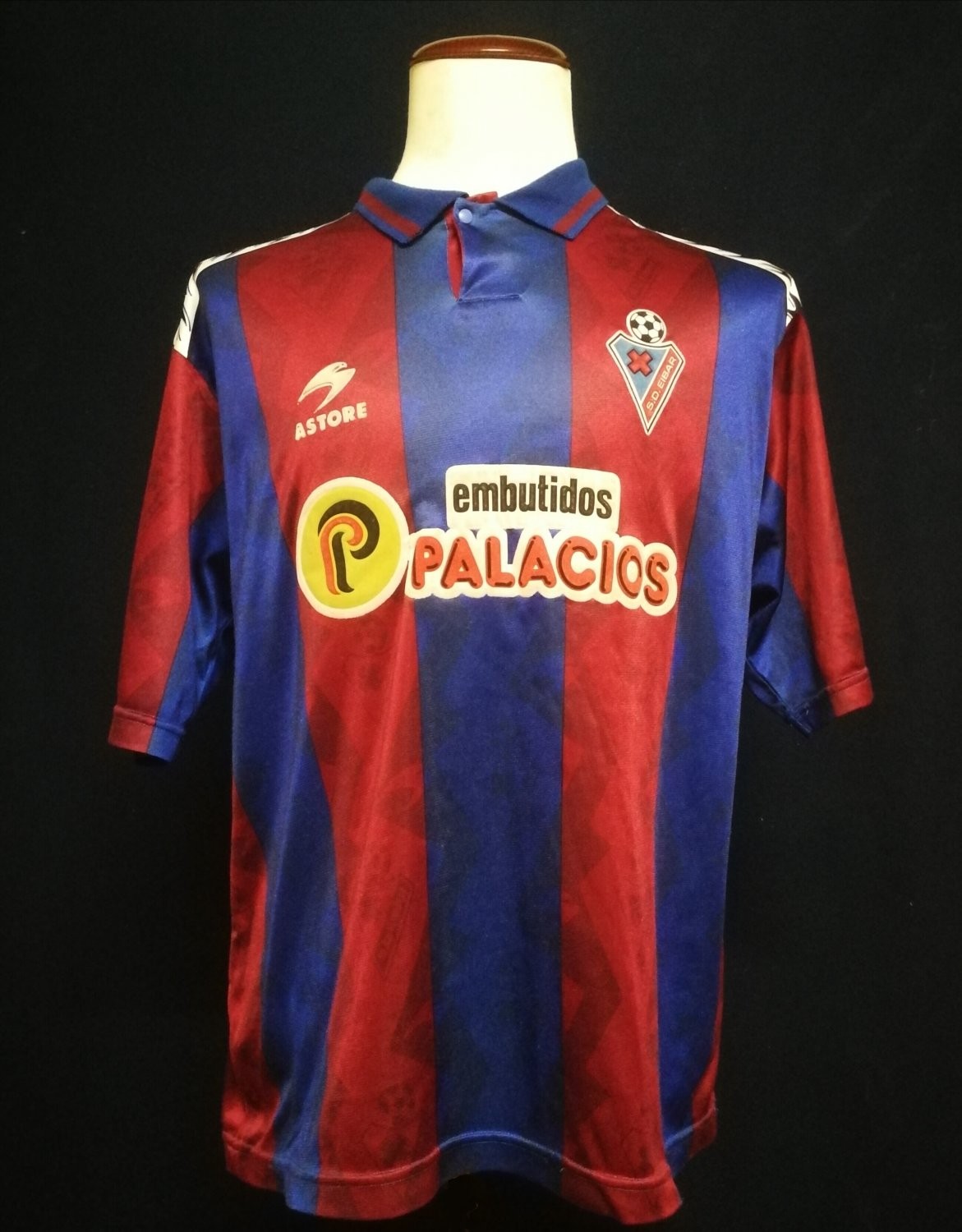 SD Eibar 1993-94 Home Kit