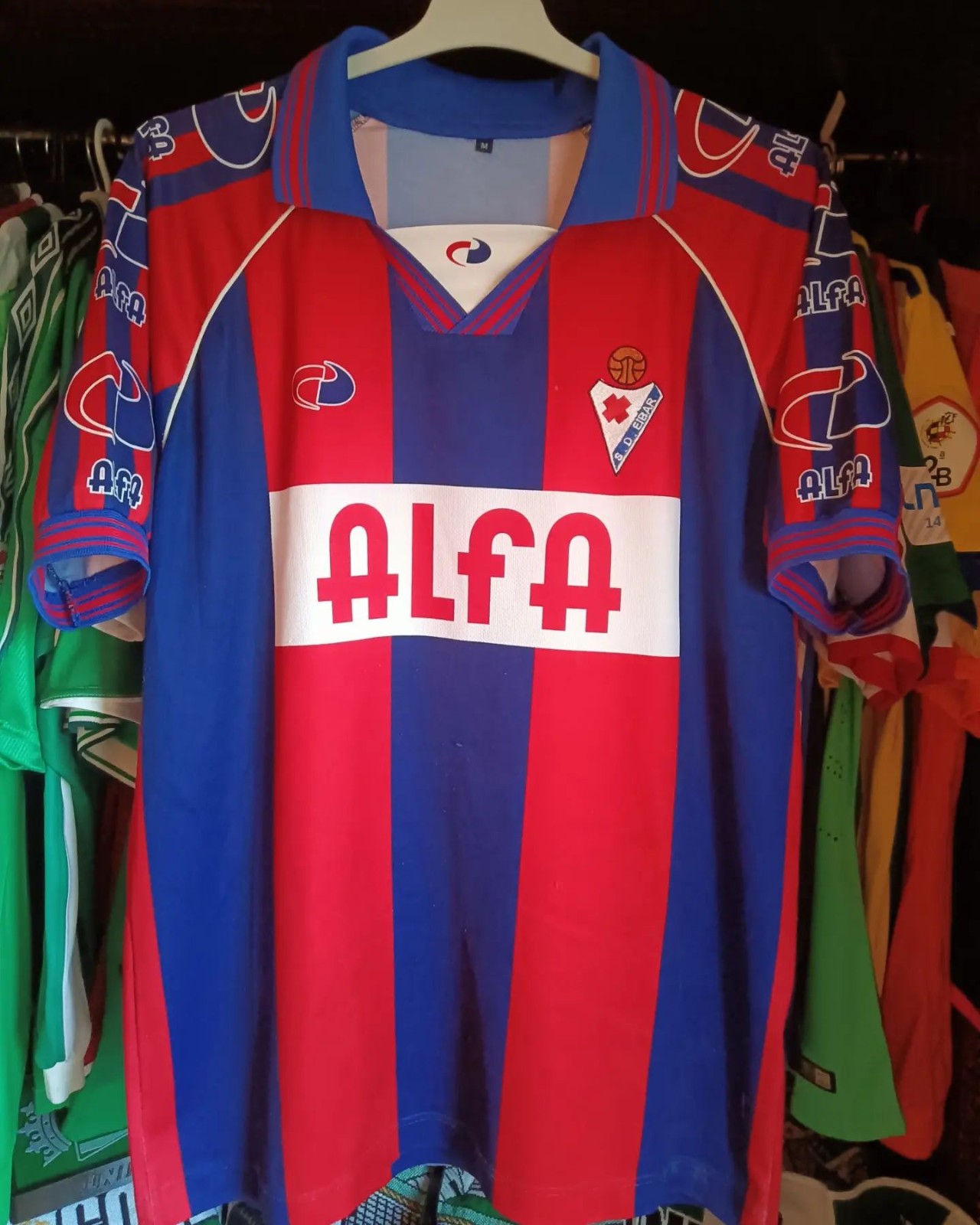 SD Eibar 1999-00 Home Kit