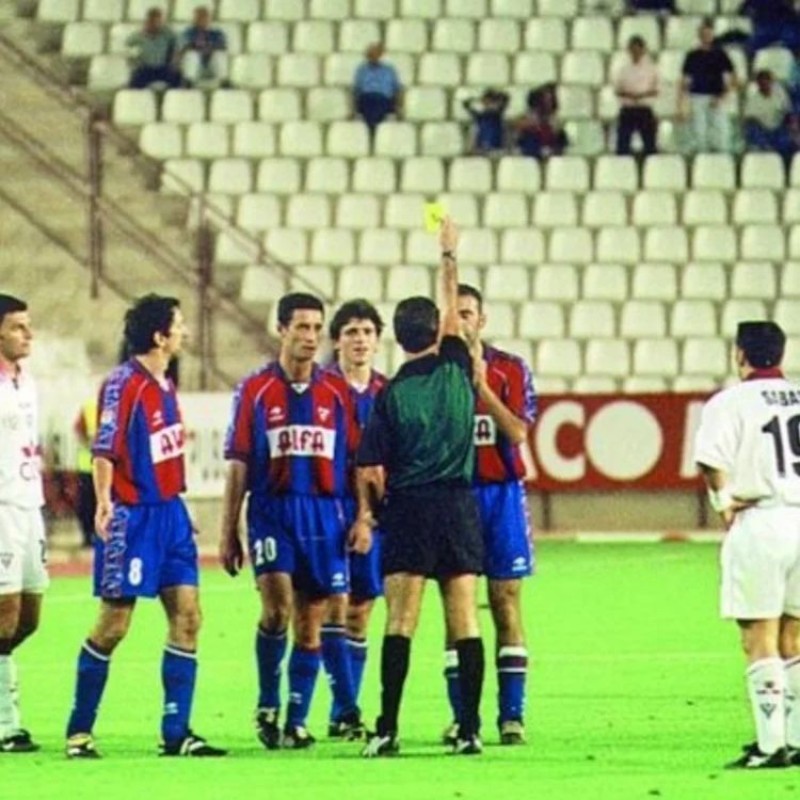 SD Eibar 2000-01 Home Kit