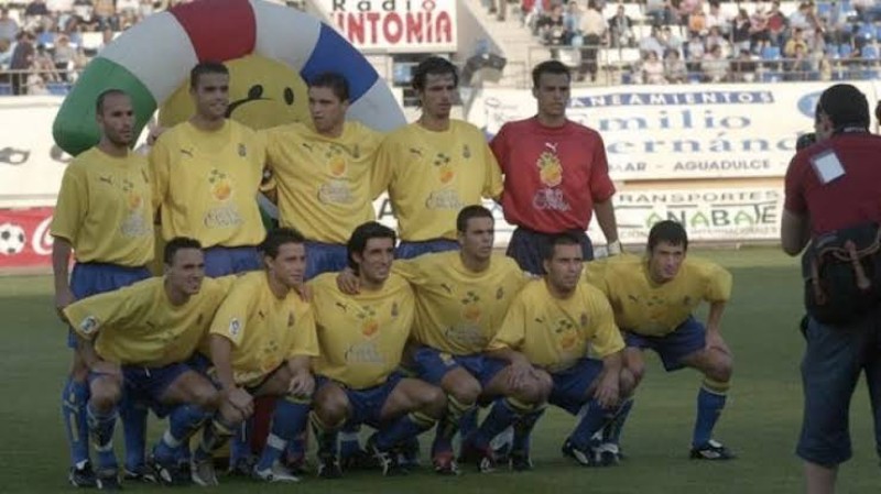 UD Las Palmas 2003-04 GK 1 Kit