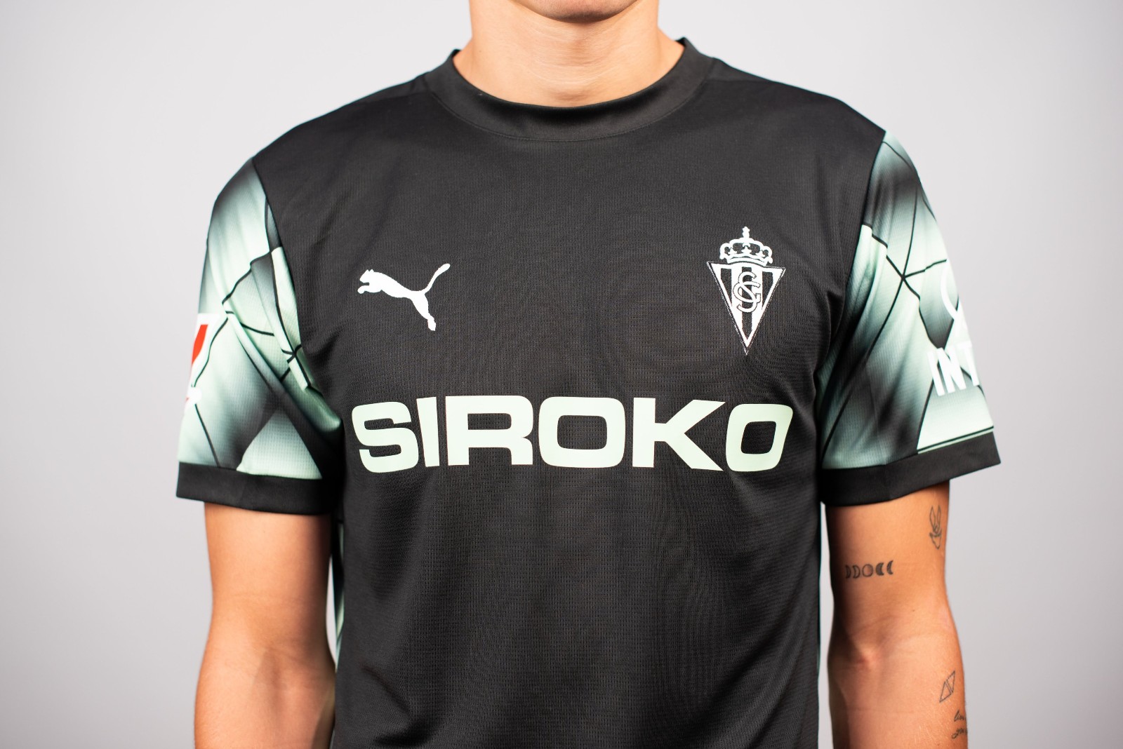 Sporting Gijón 2024-25 Away Kit