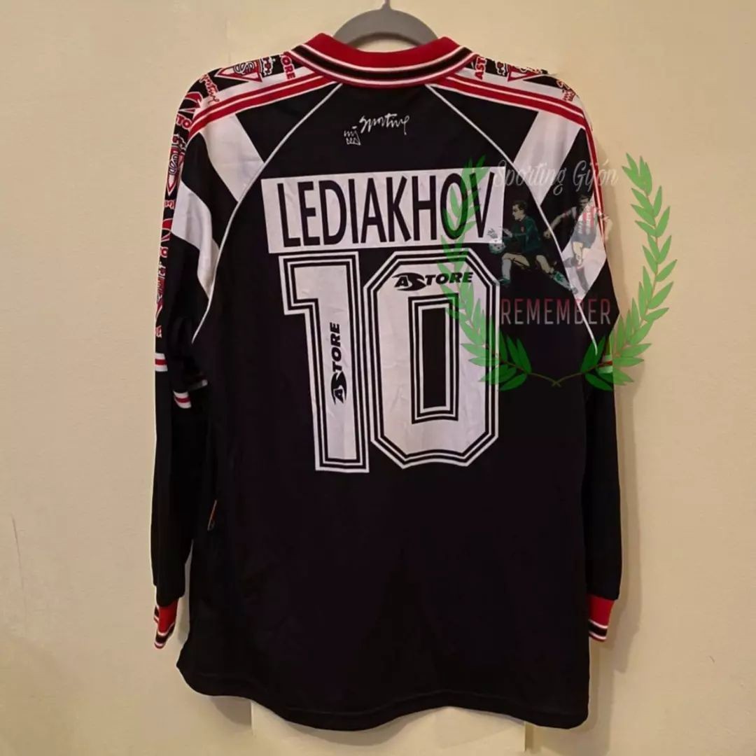 Sporting Gijón 1999-00 Away Kit