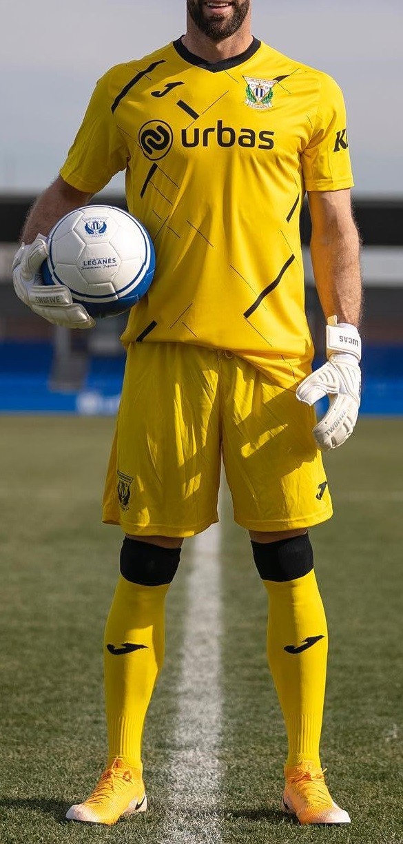 CD Leganés 2021-22 GK 1 Kit
