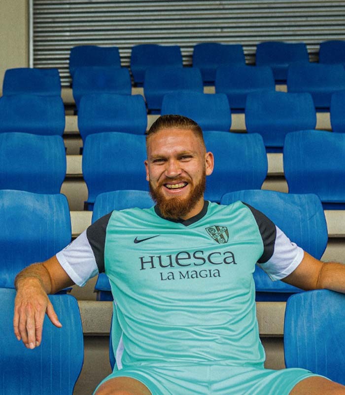 SD Huesca 2021-22 Away Kit