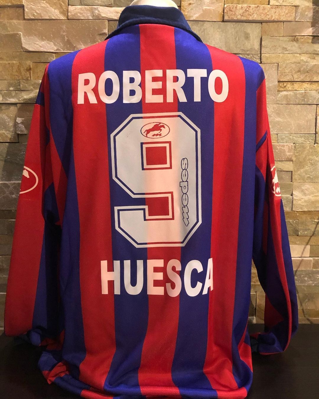 SD Huesca 2003-04 Home Kit