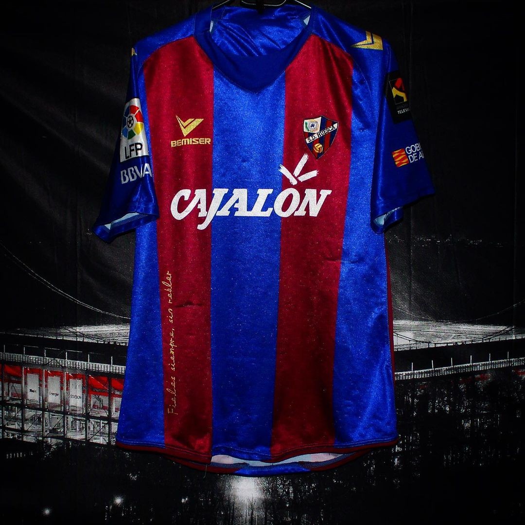 SD Huesca 2008-09 Home Kit
