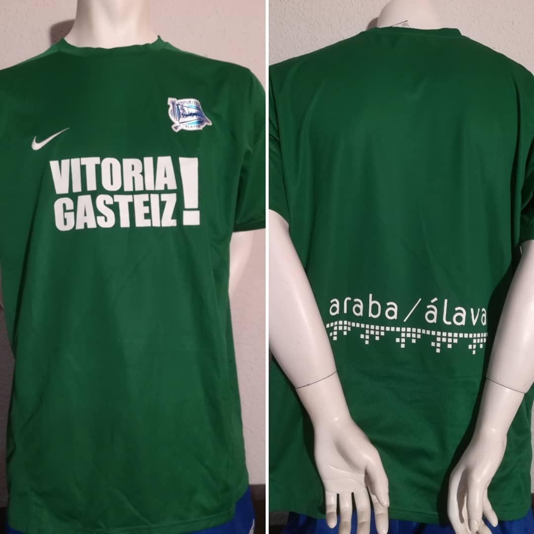 Deportivo Alavés 2011-12 Third Kit