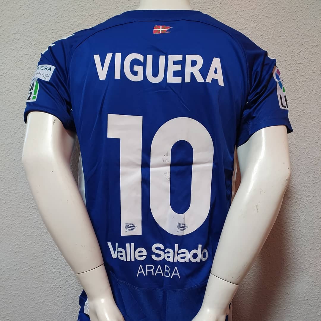 Deportivo Alavés 2013-14 Home Kit